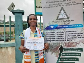 image Dr_AKAFFOU_Sopie.jpg (96.6kB)